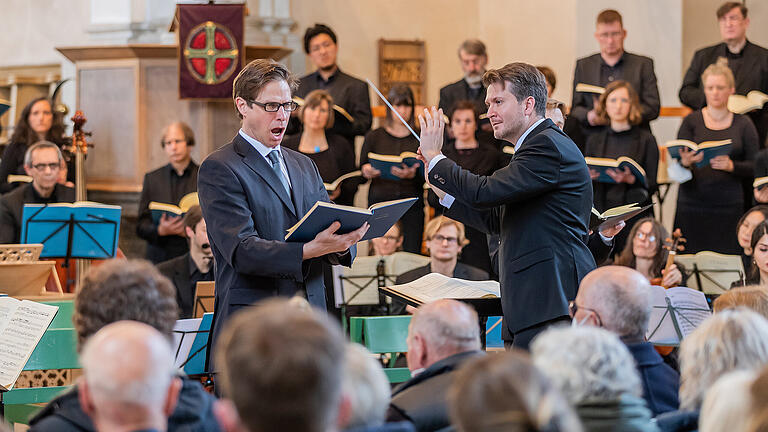 Das Vocal Ensemble sang kürzlich die Matthäus Passion von Johann Sebastian Bach in der St.&nbsp;Stephan Kirche in Würzburg. Der Chor feiert 25-jähriges Bestehen.