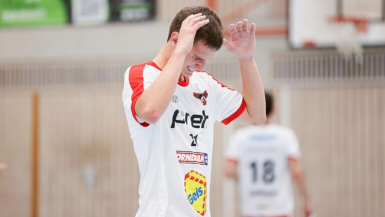 Arsenii Kandaliuk und der HSC Bad Neustadt haben die Oberliga-Saison mit einer krachenden Niederlage beendet. Arsenii Kandaliuk und der HSC Bad Neustadt haben die Oberliga-Saison mit einer krachenden Niederlage beendet.