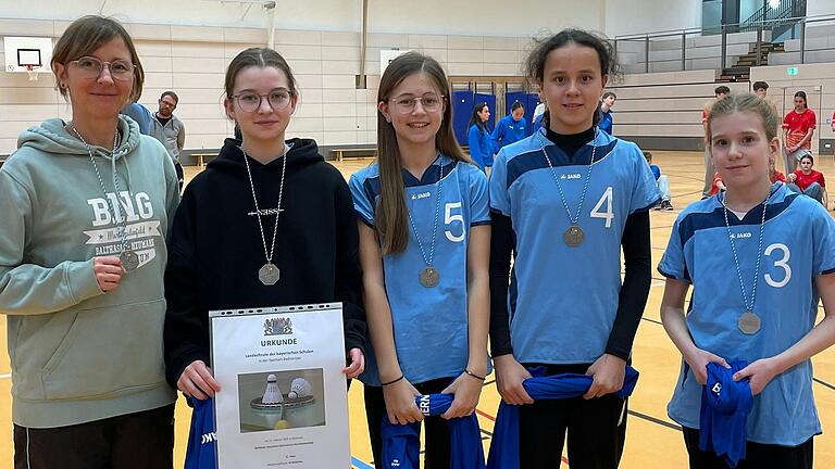 Die erfolgreichen Mädchen des BNG-Teams in München beim Landesfinale. Die erfolgreichen Mädchen des BNG-Teams in München beim Landesfinale.