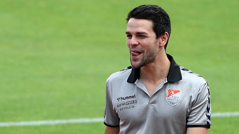 Er und seine Mannschaft freuen sich auf das Toto-Pokal-Finale in Illertissen: Victor Kleinhenz (im Bild), Trainer des TSV Aubstadt.