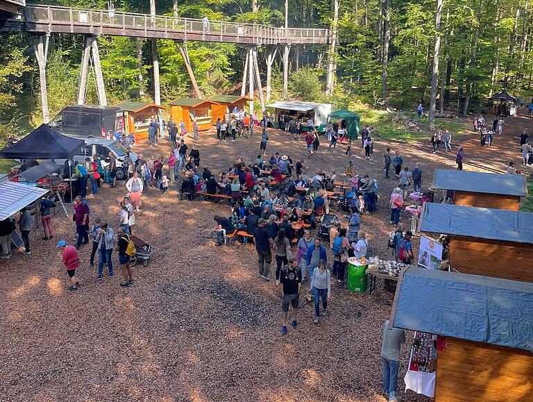 Am Baumwipfelpfad in Ebrach gibt's am Sonntag einen Regionalmarkt. Am Baumwipfelpfad in Ebrach gibt's am Sonntag einen Regionalmarkt.