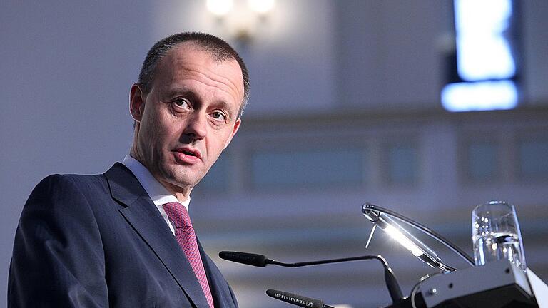 «Zeit»-Konferenz Deutsches Wirtschaftsforum - Merz       -  Rechtsanwalt Friedrich Merz, ehemaliger Vorsitzender der CDU/CSU-Bundestagsfraktion, hat seine Kandidatur für den CDU-Parteivorsitz nach dem Verzicht von Bundeskanzlerin Angela Merkel angekündigt.