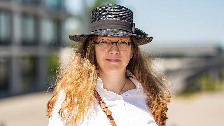 Anuschka Tischer (54) aus Würzburg Anuschka Tischer (54) aus Würzburg