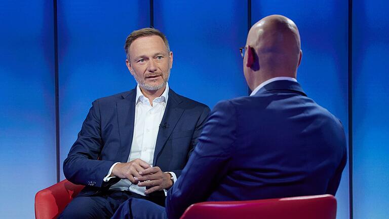 ARD-Sommerinterview mit Christian Lindner       -  Finanzminister Lindner sieht bei den Verteidigungsausgaben mit dem Zwei-Prozent-Ziel eine wichtige Wegmarke erreicht.