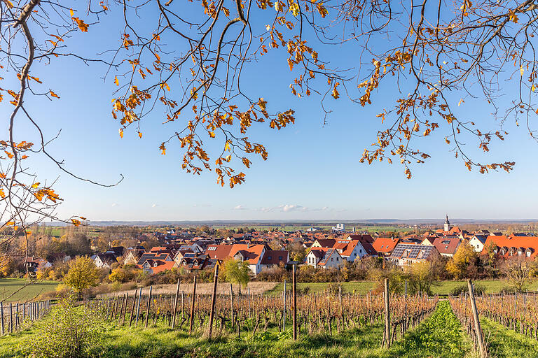 Blick auf Wiesenbronn vom 'Schiller', eine markanten Erhebung, aus. Blick auf Wiesenbronn vom 'Schiller', eine markanten Erhebung, aus.