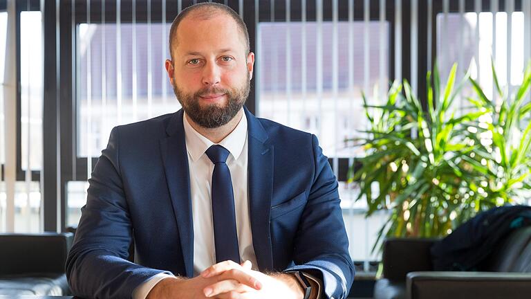 Die gestiegenen Preise bei verschiedensten Energieträgern trifft die gesamte Breite der mainfränkischen Wirtschaft, sagt Sascha Genders, stellvertretender Hauptgeschäftsführer bei der IHK Würzburg-Schweinfurt. Die gestiegenen Preise bei verschiedensten Energieträgern trifft die gesamte Breite der mainfränkischen Wirtschaft, sagt Sascha Genders, stellvertretender Hauptgeschäftsführer bei der IHK Würzburg-Schweinfurt.
