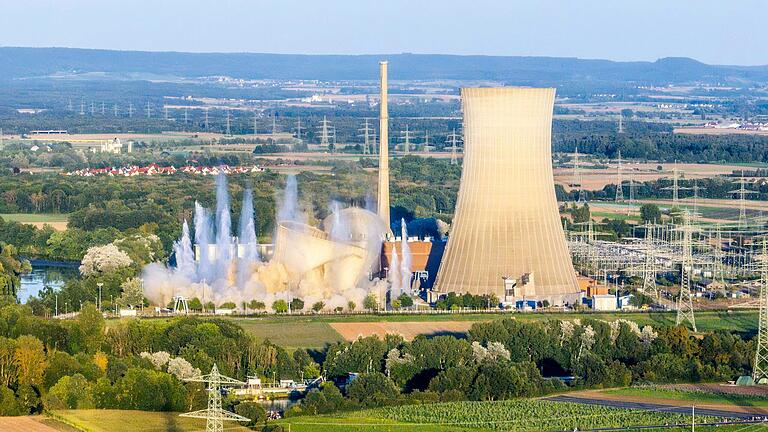 Nicht nur für unsere Region war es das Ereignis des Jahres 2024: Die Sprengung der AKW-Kühltürme in Grafenrheinfeld.