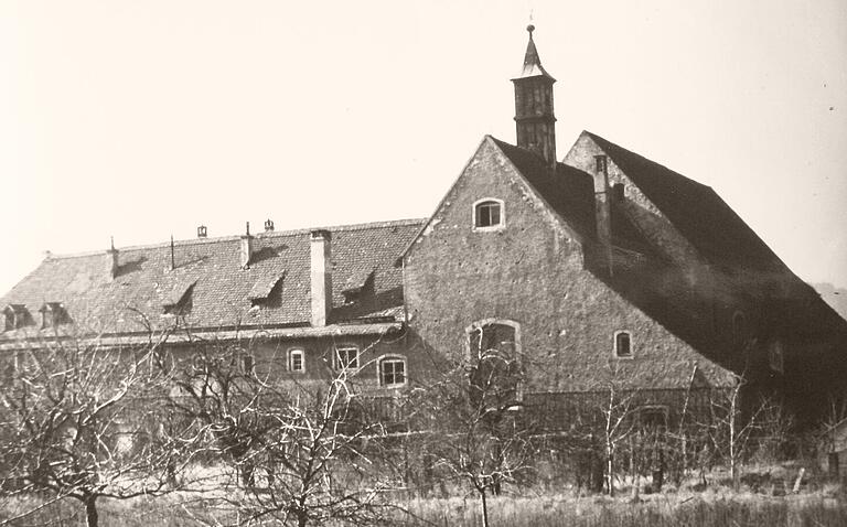 Die Kirche „Jungfrau Maria von den Engeln“ und das Kloster waren ein Gebäudekomplex. Die Kirche „Jungfrau Maria von den Engeln“ und das Kloster waren ein Gebäudekomplex.