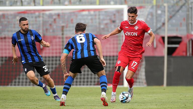 Beim 1:3 gegen Waldhof Mannheim stand Ivan Franjic am vergangenen Samstag erstmals in einem Testspiel in dieser Vorbereitung für die Würzburger Kickers auf dem Rasen. Beim 1:3 gegen Waldhof Mannheim stand Ivan Franjic am vergangenen Samstag erstmals in einem Testspiel in dieser Vorbereitung für die Würzburger Kickers auf dem Rasen.