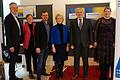 Sie werben für das Krisennetzwerk Unterfranken (von links): Sparkassenvorstand Bernd Fröhlich, Anja Englert, Daniel Kilian, Anne-Katrin Jentsch (alle drei vom Bezirk Unterfranken), Bezirkstagspräsident Stefan Funk, Eva-Maria Löffler (Leiterin der Sozialverwaltung).