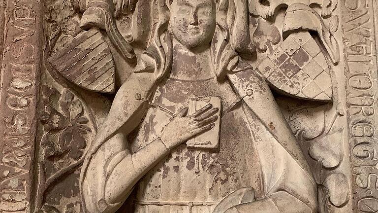 Das Grabmal der Anna von Sponheim im Kloster Schönau. Das Grabmal der Anna von Sponheim im Kloster Schönau.