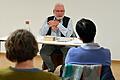 Johannes Schleicher bei seinem Vortrag in Ochsenfurt zum Thema „Mitmensch Gott. Mystische Spiritualität für heute“.