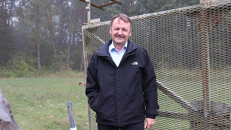 Reinhold Albert ist als Heimatforscher auch mitverantwortlich für die Grenzgedenkstätten, wie hier am ehemaligen Übergang in Rieth. Reinhold Albert ist als Heimatforscher auch mitverantwortlich für die Grenzgedenkstätten, wie hier am ehemaligen Übergang in Rieth.