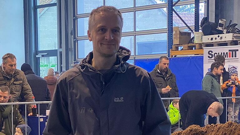 Thomas Stangl aus Rechtenbach hat für das Trucker-Treffen in Stadelhofen einen rund 20 Quadratmeter großen Modellbau-Parcours errichtet. Thomas Stangl aus Rechtenbach hat für das Trucker-Treffen in Stadelhofen einen rund 20 Quadratmeter großen Modellbau-Parcours errichtet.