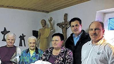 Im Modell: Der Anbau des Hauses der Familie mit Gertie Martin-Schnapp, Peter Schnapp und Michael Abe.
