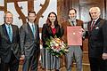 Neunte Kronauer-Preis-Verleihung in der Rathausdiele: im Bild (von links): Laudator Prof. Dr. Horst Möller, Oberbürgermeister Sebastian Remelé, Nesrin McMeekin, Preisträger Prof. Sean McMeekin und Erich  Kronauer.