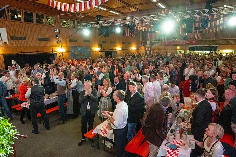 500 Gäste kamen zum Fränkischen Derbläggn nach Burglauer.