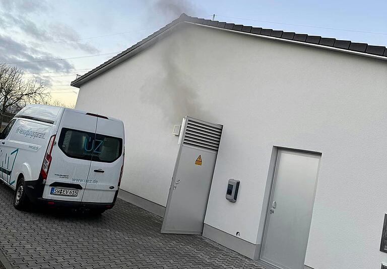 Ein technischer Defekt in einem Schalthaus (im Bild) des Umspannwerks Brünnstadt, das die ÜZ Mainfranken betreibt, sorgte am Freitagmorgen für einen großflächigen Stromausfall. Ein technischer Defekt in einem Schalthaus (im Bild) des Umspannwerks Brünnstadt, das die ÜZ Mainfranken betreibt, sorgte am Freitagmorgen für einen großflächigen Stromausfall.