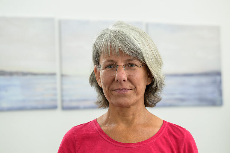 Elisabeth Kirchner ist psychologische Psychotherapeutin, begleitet betroffene Mädchen und arbeitet bei Wildwasser e.V. im&nbsp;Bereich Schutzkonzepte.