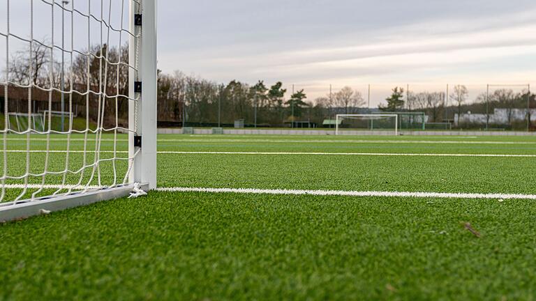 Rund um Kindergärten, Schulen, Spielplätze und öffentliche Sportstätten darf weiterhin kein Cannabis konsumiert werden. Rund um Kindergärten, Schulen, Spielplätze und öffentliche Sportstätten darf weiterhin kein Cannabis konsumiert werden.