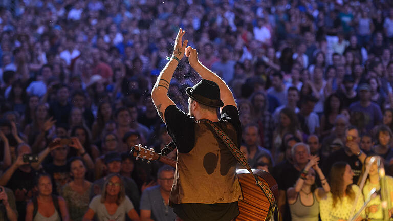 30. Umsonst & Draussen Festival in Würzburg       -  Die Folk-Country-Combo Mainfelt spielt am Donnerstag (15.06.17) beim 30. Umsonst & Draussen Festival auf den Mainwiesen in Würzburg
