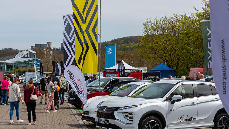 Impressionen von der Fahrzeugschau Elektromobilität in Bad Neustadt