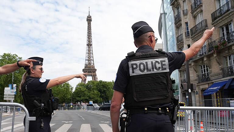 Paris 2024 - Vorbereitungen       -  Polizei und Militär haben ihre Präsenz in Paris während der Olympischen Spiele massiv verstärkt.