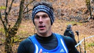 Der Sieger des Halbmarathons kurz vor dem Zieleinlauf: Patrick Weiler gewinnt mit einer Zeit von 1:14:12 Stunden.