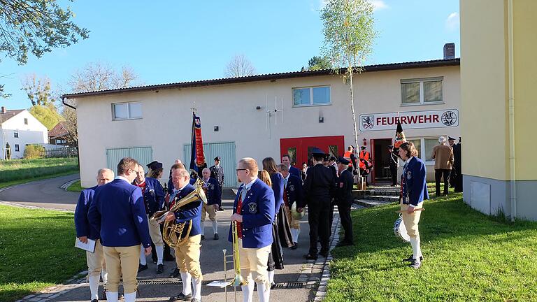 Das Archivbild entstand am Florianstag 2016 in Rothhausen. Im Hintergrund ist das FFW Gerätehaus zu sehen. Foto: Philipp Bauernschubert       -  Das Archivbild entstand am Florianstag 2016 in Rothhausen. Im Hintergrund ist das FFW Gerätehaus zu sehen. Foto: Philipp Bauernschubert