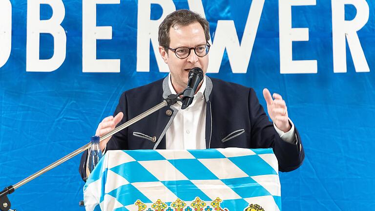 Beim 40. politischen Ascherdonnerstag in Oberwerrn war CSU-Generalsekretär Martin Huber zu Gast.