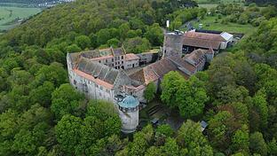 Schloss Saaleck       -  Werden die Pläne von Grand Metropolitan Hotels realisiert, könnte das Luftbild von Schloss Saaleck bald anders aussehen.