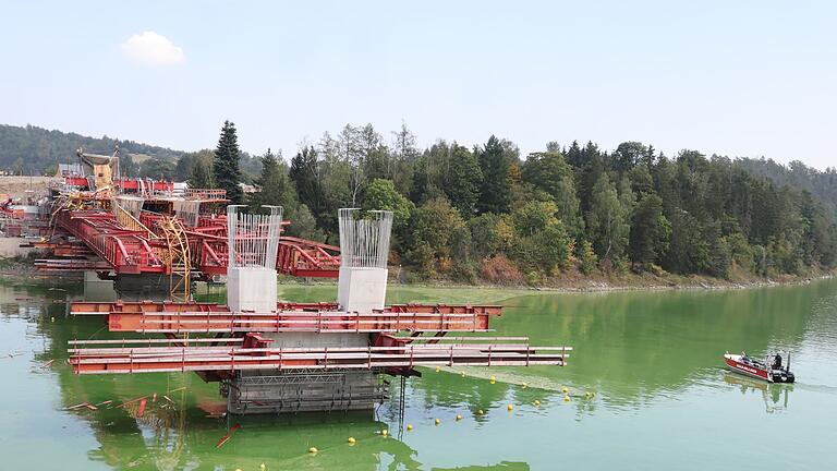 Kraneinsturz Bleilochtalsperre       -  Die Bleilochtalsperre gilt als größter Stausee Deutschlands.
