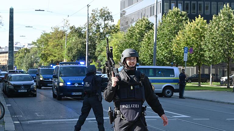 Polizeieinsatz in München       -  Polizeieinsatz nach der Schießerei in München