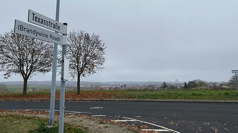 An der Texasstraße im Kessler Field wird in einigen Jahren die Heeresstraße angeschlossen, um das Kessler Field und Yorktown zu erschließen. An der Texasstraße im Kessler Field wird in einigen Jahren die Heeresstraße angeschlossen, um das Kessler Field und Yorktown zu erschließen.