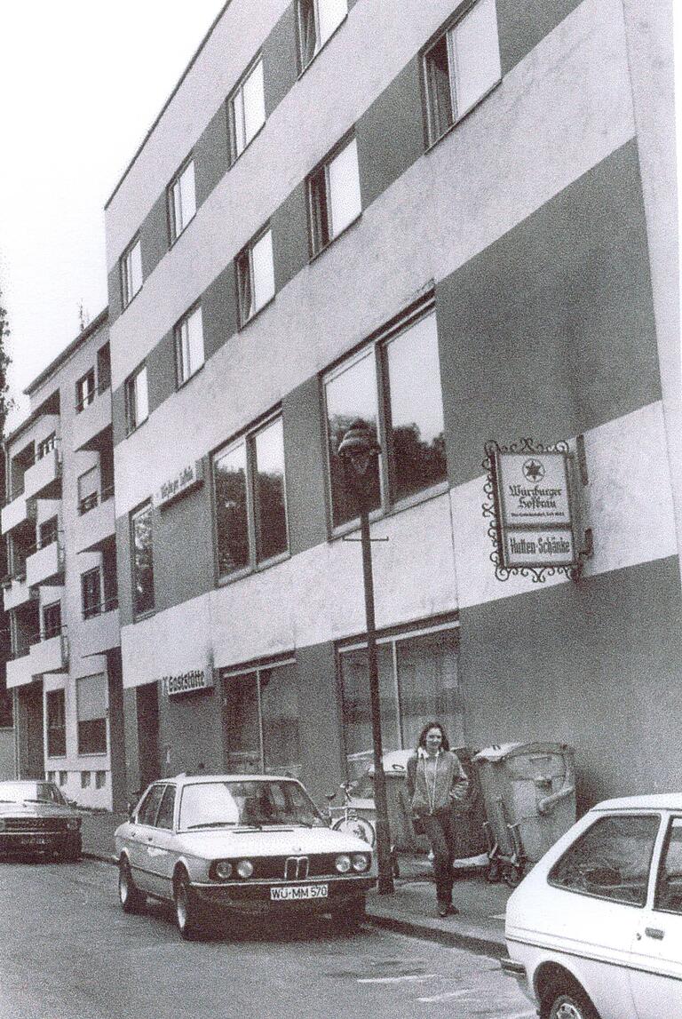 Bis 1992 hatte die TGW ihre Sporthalle, das Vereinshaus und die Gaststätte Huttenschänke in der Schießhausstraße. Heute steht dort der Erweiterungsbau des Arbeitsamts.