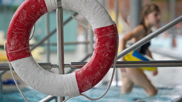 Um Schwimmbäder auch in Zukunft betreiben zu kommen braucht es staatliche Unterstützung.       -  Um Schwimmbäder auch in Zukunft betreiben zu können, braucht es staatliche Unterstützung.