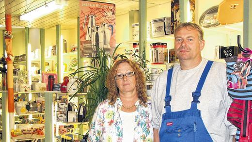 Es lohnt sich nicht mehr: Angelika und Heinz Schuchbauer schließen zumJahresende ihr Haushaltswarengeschäft in der Schuhstraße.