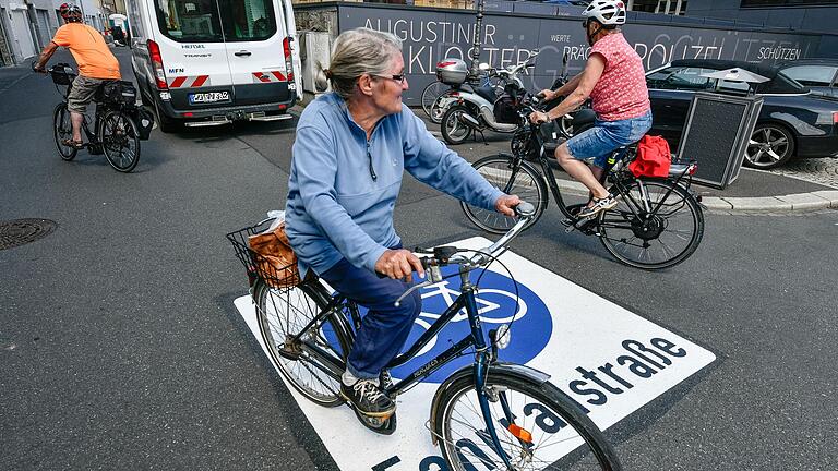 Die Büttnerstraße ist die erste Fahrradstraße in Würzburg. Bald wird es eine zweite geben.