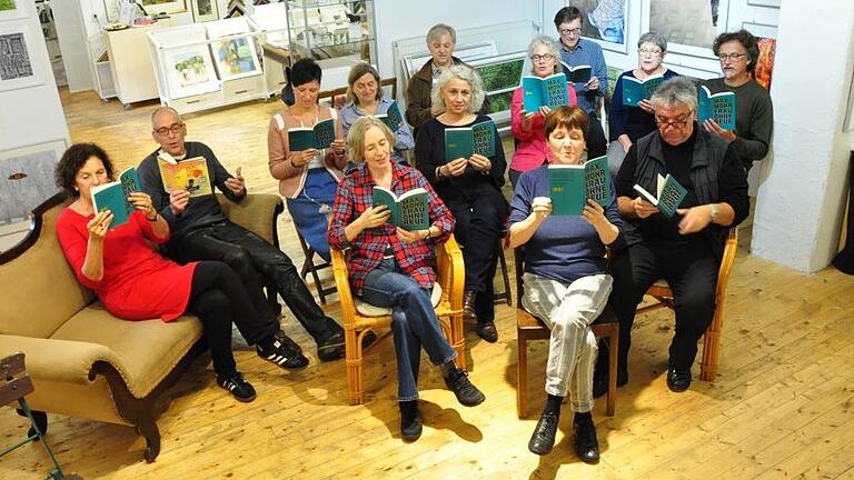 Das Team von 'Würzburg liest ein Buch'.