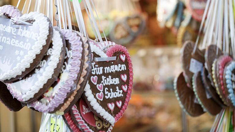 Kiliani ist zwar wegen der Coronakrise abgesagt, für die Schausteller und Marktleute soll es jedoch Möglichkeiten in der Innenstadt geben, ihre Dienstleistungen anzubieten. Kiliani ist zwar wegen der Coronakrise abgesagt, für die Schausteller und Marktleute soll es jedoch Möglichkeiten in der Innenstadt geben, ihre Dienstleistungen anzubieten.