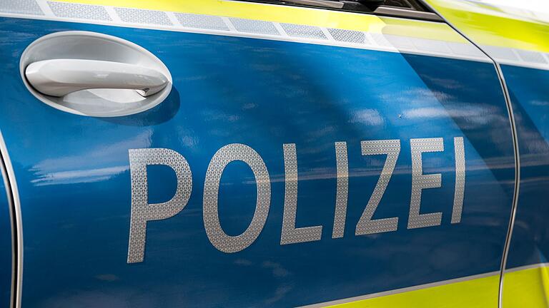 Polizei - Symbolbild       -  Die Polizei in Unterfranken ermittelt weiter, um den Täter ausfindig zu machen. (Symbolbild)