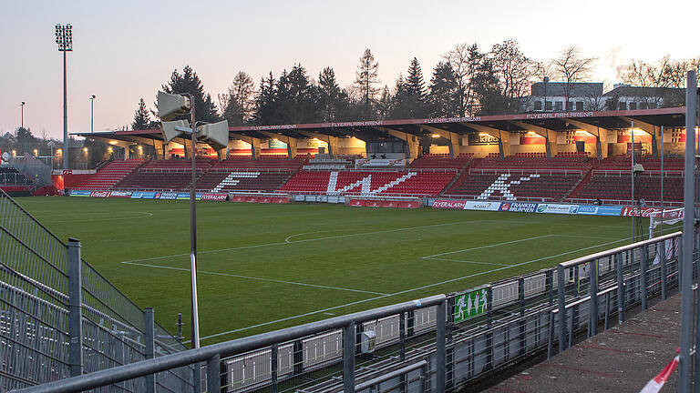 Am Mittwochabend steigt für die Würzburger Kickers unter Flutlich am Dallenberg das 'Endspiel' gegen den FC St.Pauli.