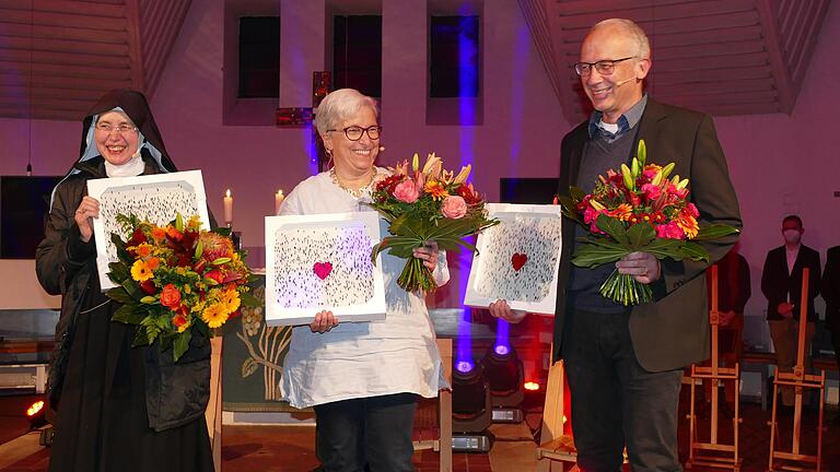 Die drei „Löwenherzen 2021“ nahmen die Standing Ovations der vielen Besucher in der Johanneskirche lächelnd entgegen.