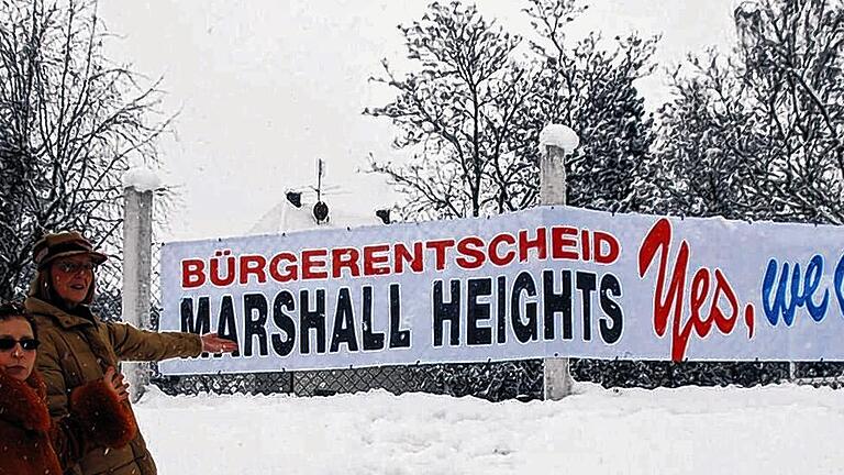 Stop für Bürgerentscheid Marshall Heights: Renate Haaß und Jutta Heinlein waren beim Start des Bürgerbegehrens zur Wahrnehmung des Erstzugriffsrechts auf die Marshall Heights optimistisch. Die nötigen Unterschriften kamen zusammen. Jetzt hat eine Mehrheit im Stadtrat das Begehren für nicht zulässig erklärt, der Bürgerentscheid ist gekippt.