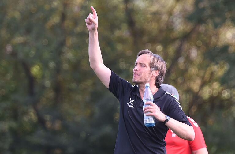 Eibstadts Trainer Jochen Tüchert blickt zufrieden auf den bisherigen Saisonverlauf zurück. Eibstadts Trainer Jochen Tüchert blickt zufrieden auf den bisherigen Saisonverlauf zurück.