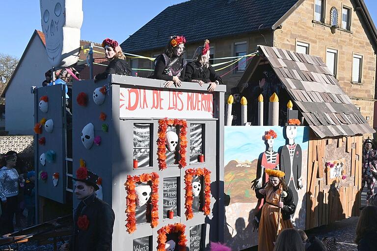 Den 'Dia de los Muertos' ließ die Hüttengruppe in Schallfeld aufleben. Den 'Dia de los Muertos' ließ die Hüttengruppe in Schallfeld aufleben. 