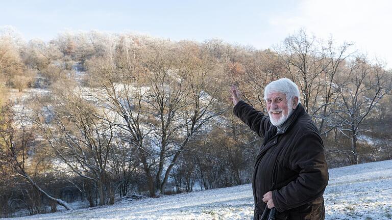 Spaziergang durch den Bärentalgraben mit Blick auf den Greinberg: Dort befand sich bis Mitte des 18. Jahrhunderts ein Weinbaugebiet – bis ihm eine Pilzkrankheit das Ende bereitete.