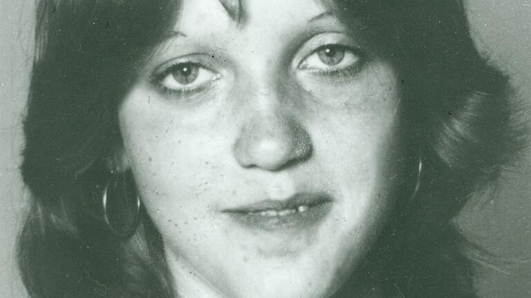 Cornelia Hümpfer aus Dittelbrunn bei Schweinfurt wurde 1978 ermordet. Nun gibt es eine überraschende Entwicklung in dem bisher ungeklärten Fall. Cornelia Hümpfer aus Dittelbrunn bei Schweinfurt wurde 1978 ermordet. Nun gibt es eine überraschende Entwicklung in dem bisher ungeklärten Fall.