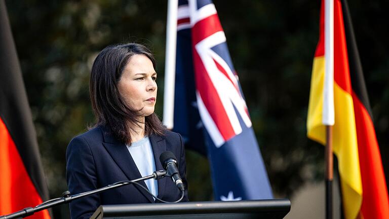 Baerbock in Australien.jpeg       -  Im Mittelpunkt der einwöchigen Reise von Außenministerin Baerbock nach Australien, Neuseeland und Fidschi steht die Sicherheitspolitik und der Klimaschutz.