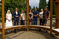 Urnenrosenfeld auf dem Parkfriedhof       -  Oberbürgermeister Dr. Dirk Vogel (2. v. l.) stellt das Urnenrosenfeld auf dem Parkfriedhof vor, zusammen mit Leiterin Zentraler Bürgerservice Tanja Weimann (l.), vom Planungsbüro Land+Plan Susanne Siebenlist und Xenia Veeh, vom Standesamt und Servicemanagement der Stadt Bad Kissingen Stefan Krieg und Christina Martin sowie Sebastian Metz, Geschäftsführer der Firma Gartendesign Metz.